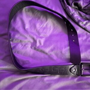 Men's Black Leather Belt with Subtle Embossed Detail